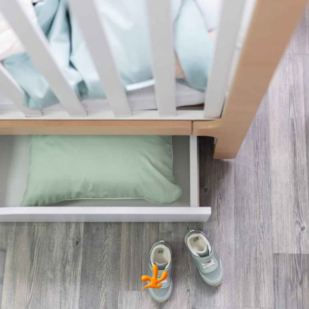 Houpací mechanismus Gekko pro uklidňování dítěte. Vhodný pro postýlky Markito. S úložným šuplíkem na věci. Bílá.